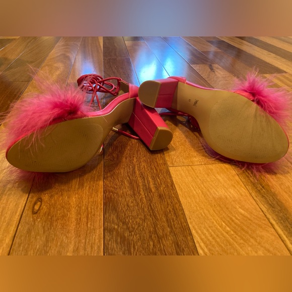 Never worn - BCBGeneration Barbie Pink Fluffy Heel - Picture 6 of 6